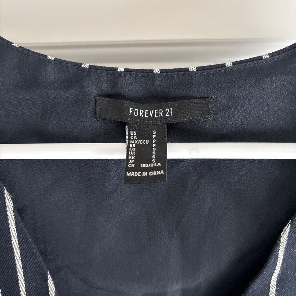 Vest - Picture 2 of 3